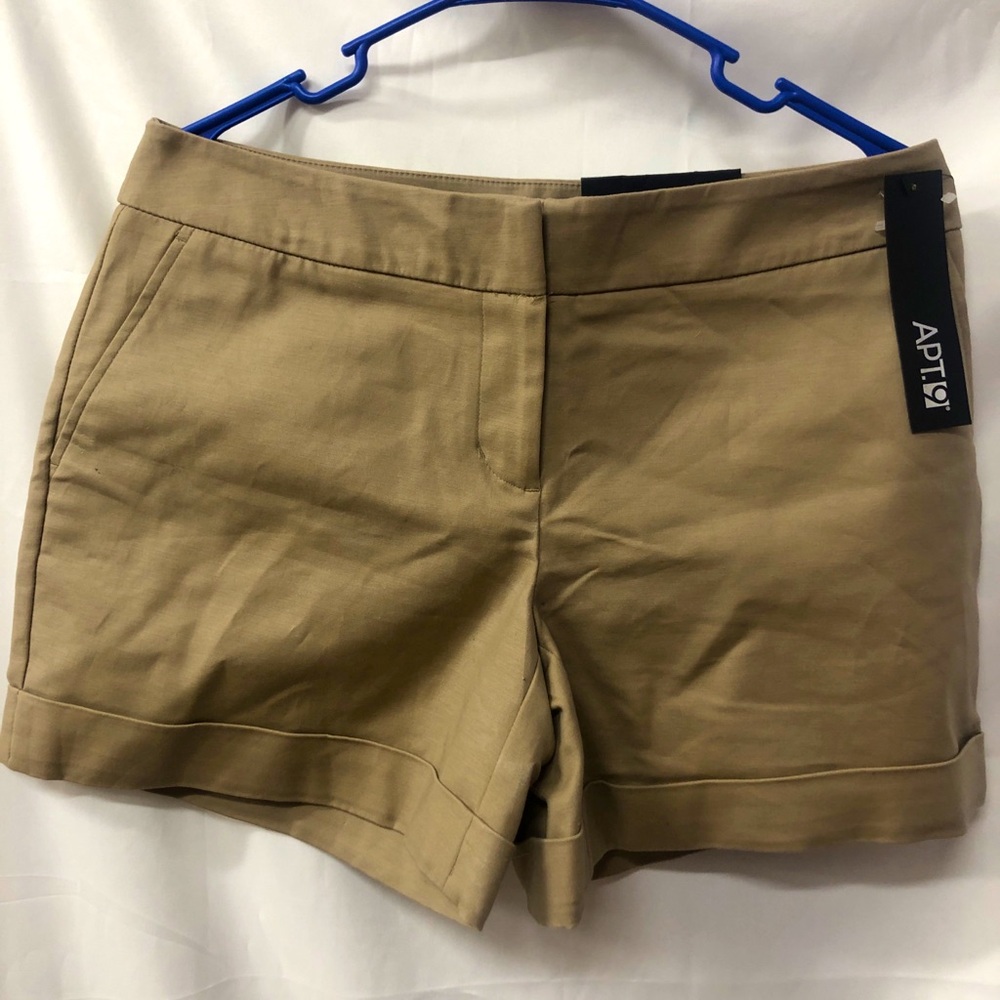 APT shorts khaki size 6